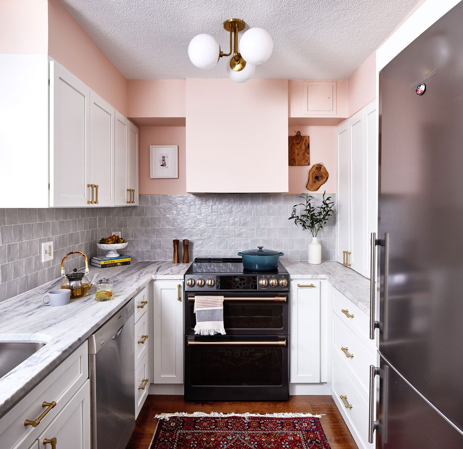 Pink-kitchen-BPHo9SurqV5ADETPuQldyl-46ef8a6c11654ae08600af510025cdbb